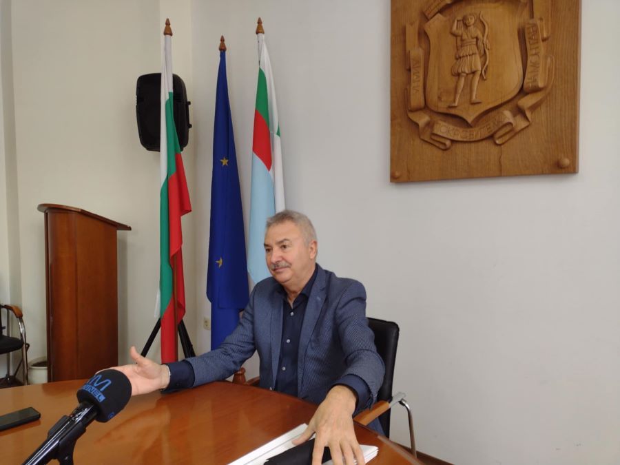Започват ремонти в селата и обновяване на мрежата от контейнери за смет